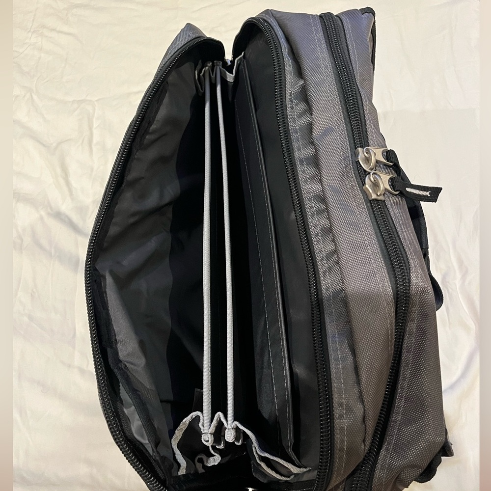 Ogio single shoulder laptop bag - Picture 14 of 14